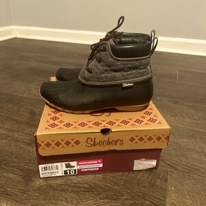 These were a gift I never wear. I hope they can go to good home!